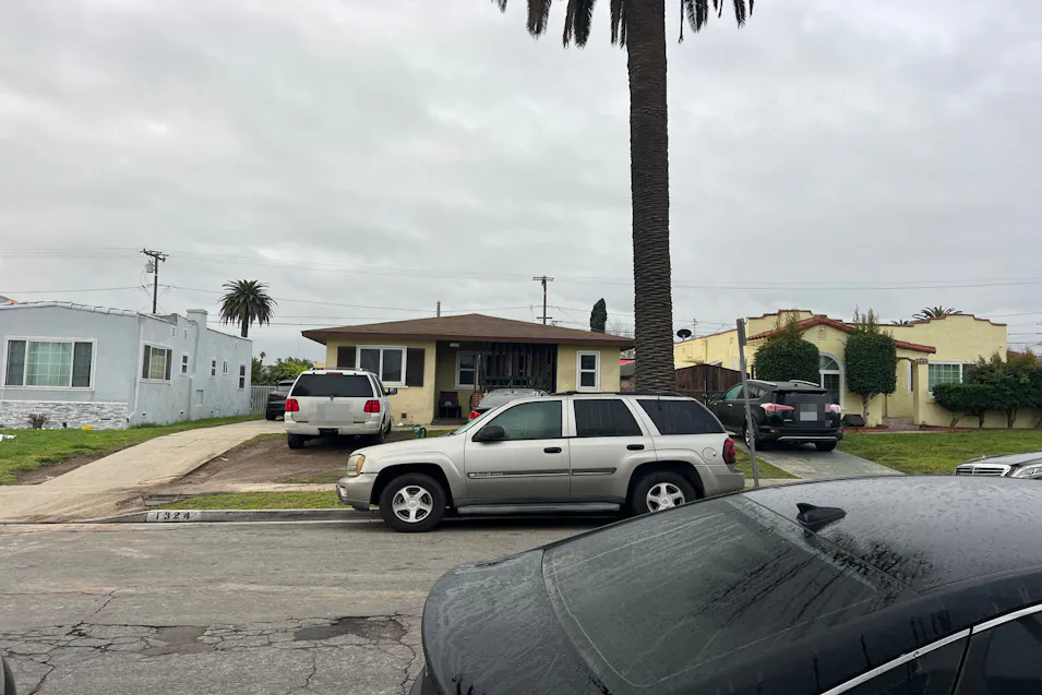 1324 West 101st Street Los Angeles, CA 90044, Los Angeles County