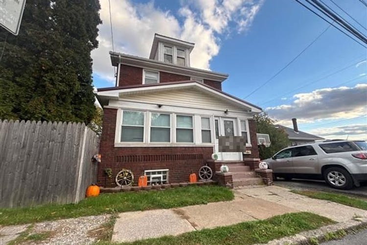 2021 Pine Ave Altoona, PA 16601, Blair County