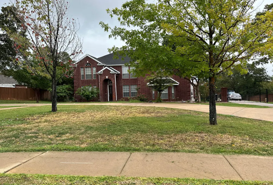 906 Shady Bend Dr Kennedale, TX 76060, Tarrant County