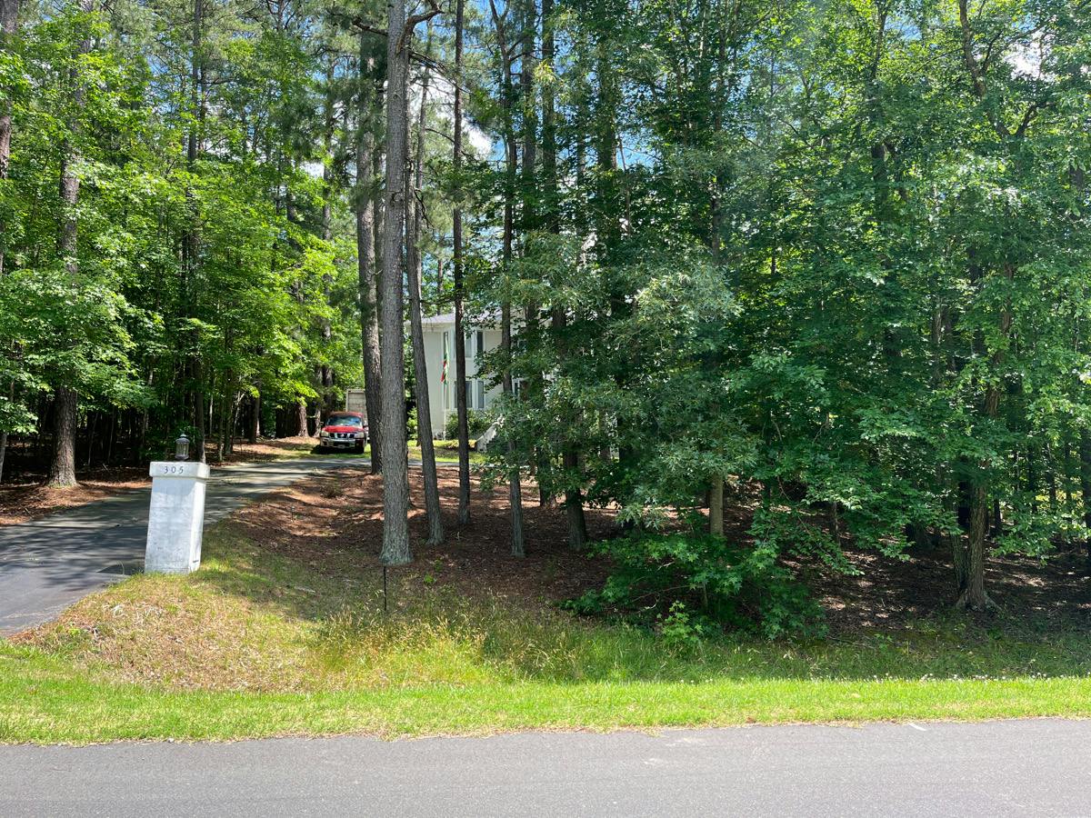 Burning Tree Dr, Henderson, NC 27537