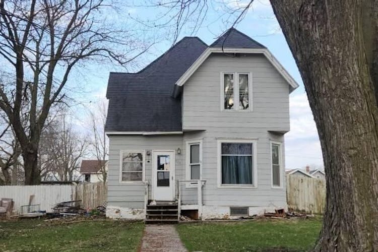 506 3rd St Lyle, MN 55953, Mower County