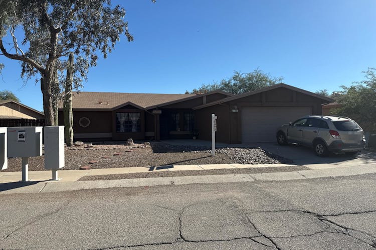 1561 W Lama Drive Tucson, AZ 85746, Pima County