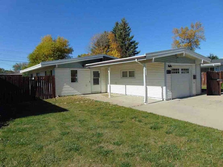 108 24th St SW, Minot, ND 58701, Ward County | Auction.com