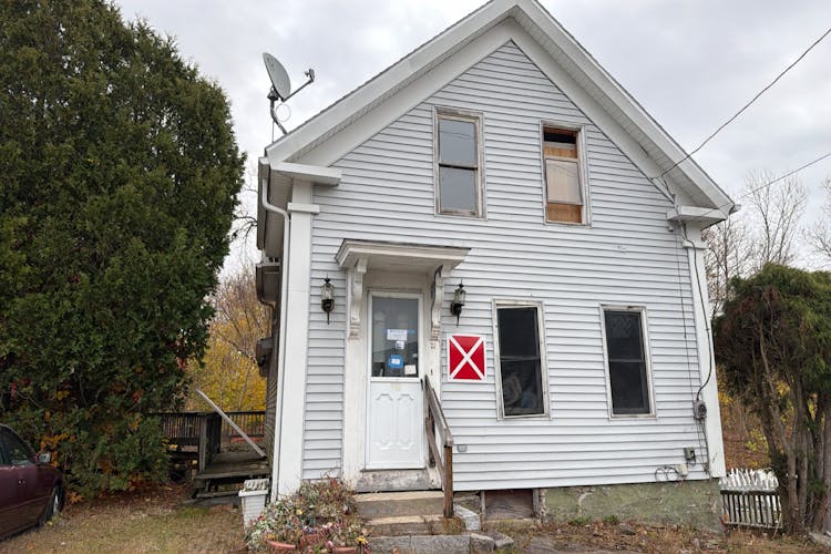 21 Central Avenue Dudley, MA 01571, Worcester County