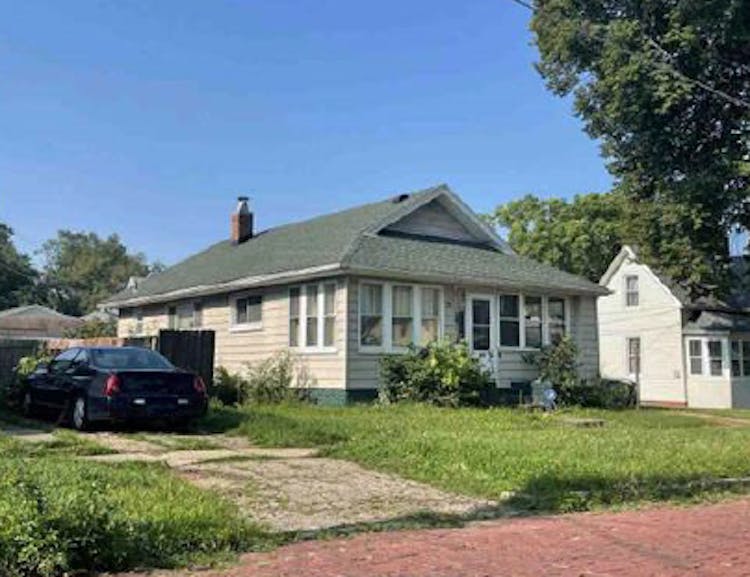 418 Charles St Pekin, IL 61554, Tazewell County