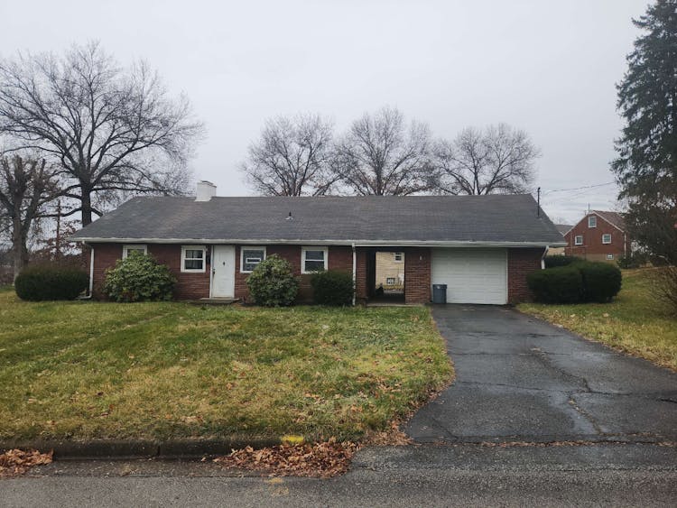 1 Columbus Dr, Monessen, PA, 15062, USA