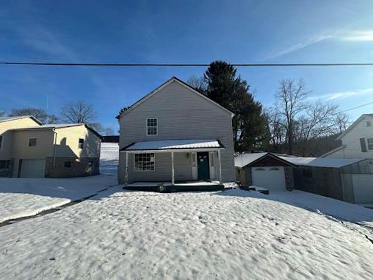 347 First St Carolina, WV 26563, Marion County