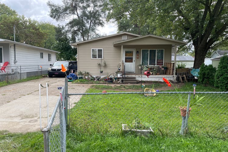 2364 E Boatfield Ave Burton, MI 48529, Genesee County