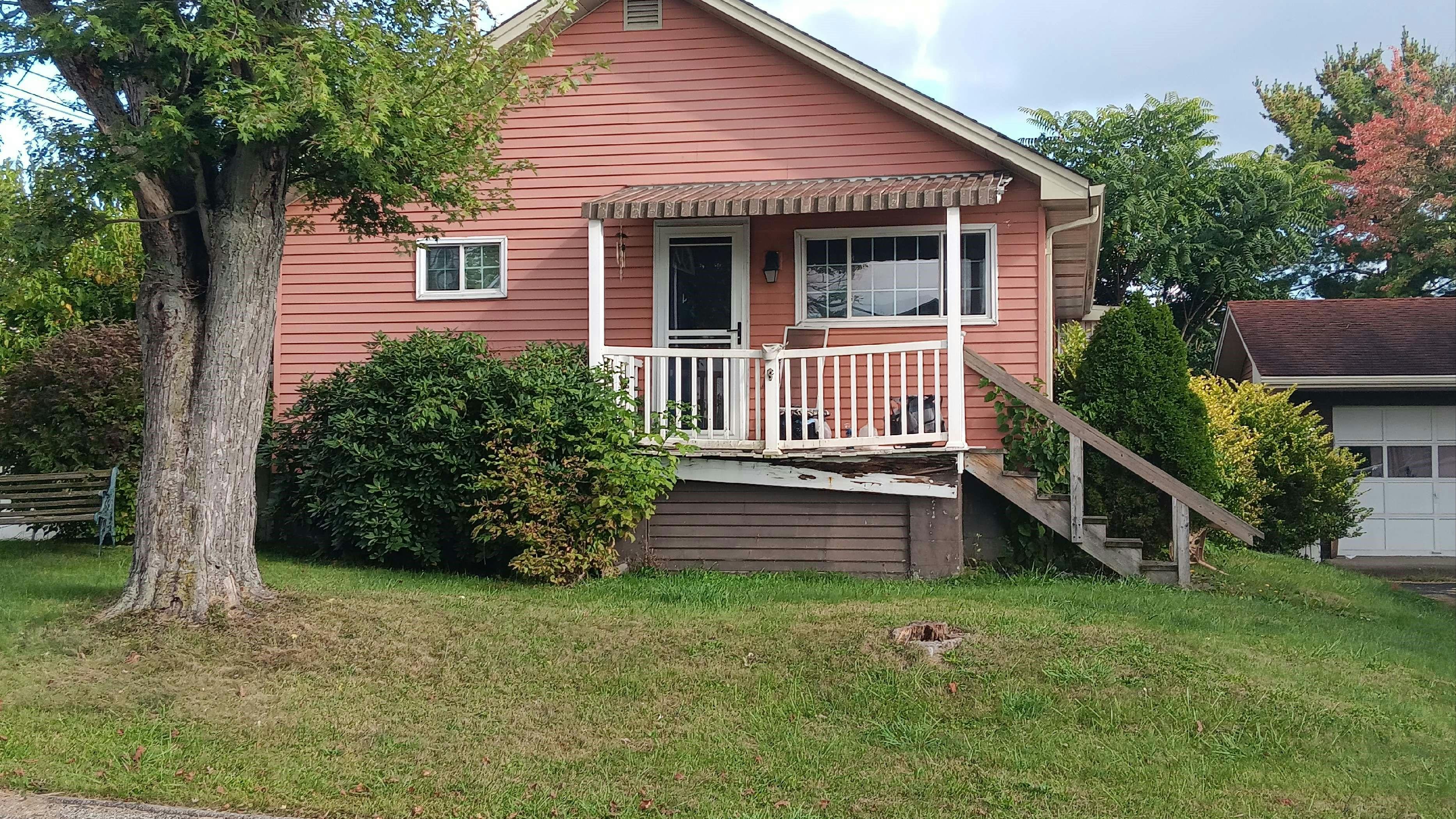 Glenn St, Washington, PA 15301