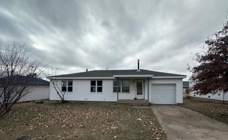 2208 Jane St Ponca City, OK 74601, Kay County