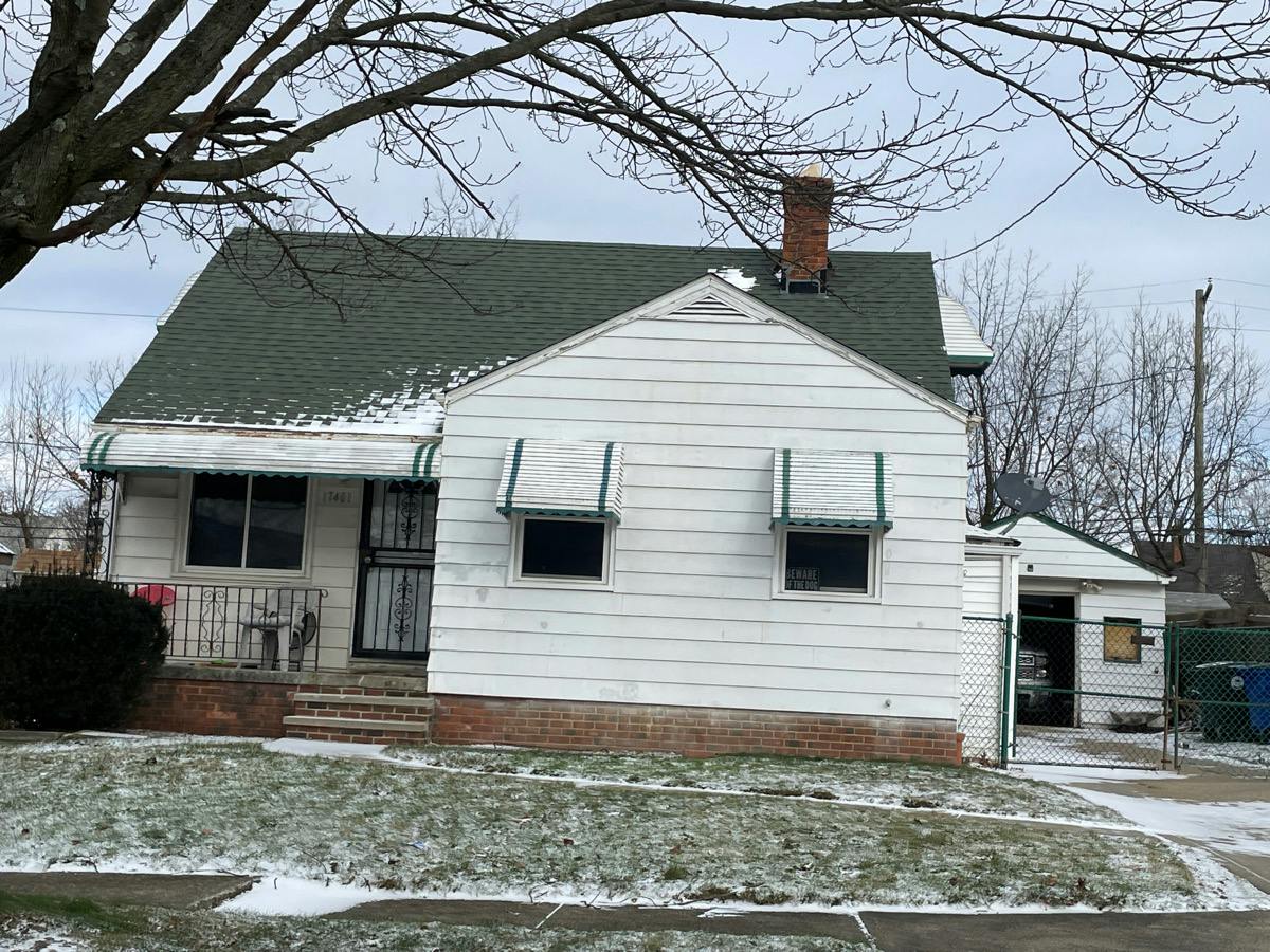 Holly Hill Dr, Cleveland, OH 44128