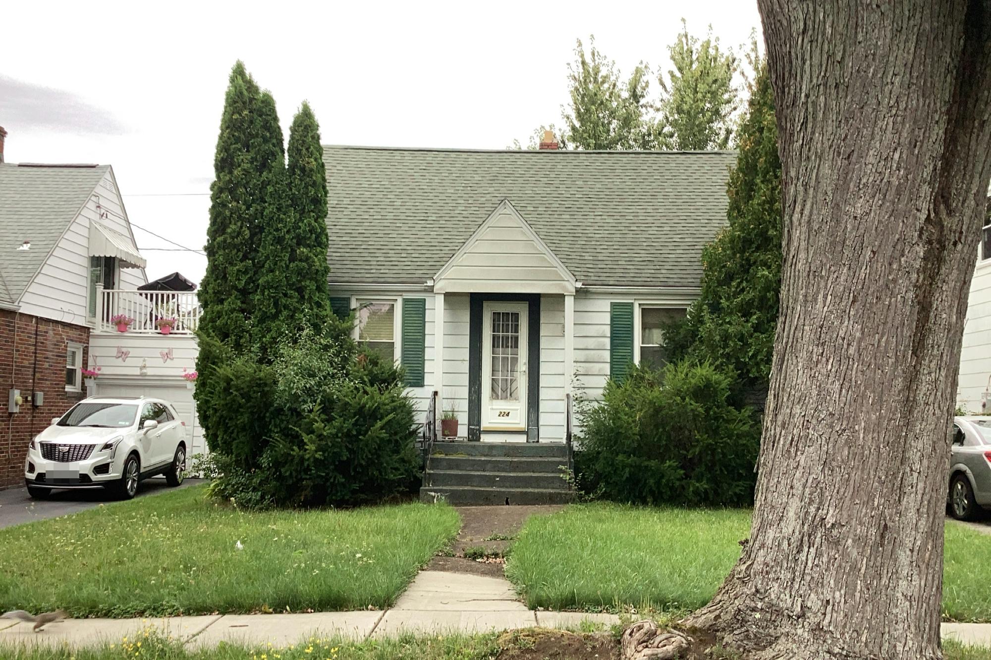 Asharoken Ave, Northport, NY 11768