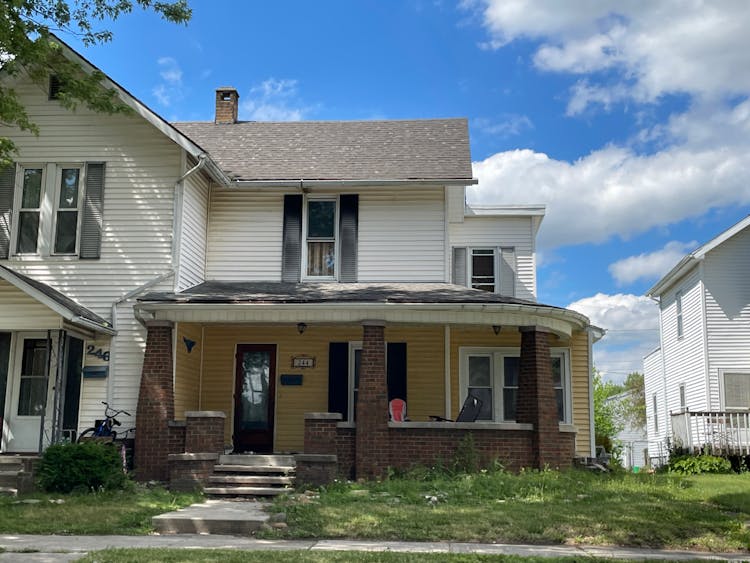 244 W Center St Fostoria, OH 44830, Seneca County