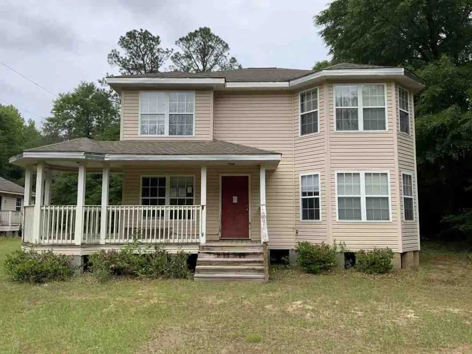 610 Providence Ave Selma, AL 36701, Dallas County