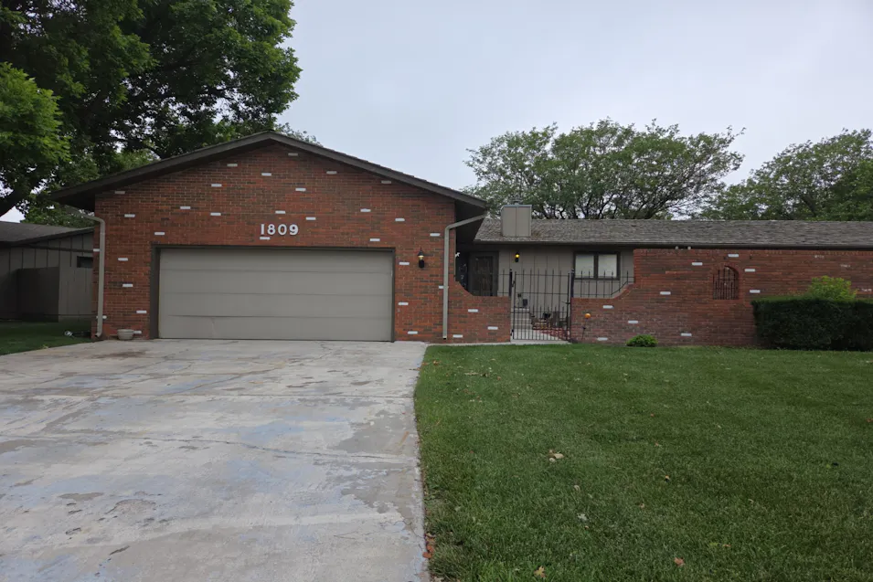 1809 Fairway Dr. Dodge City, KS 67801, Ford County
