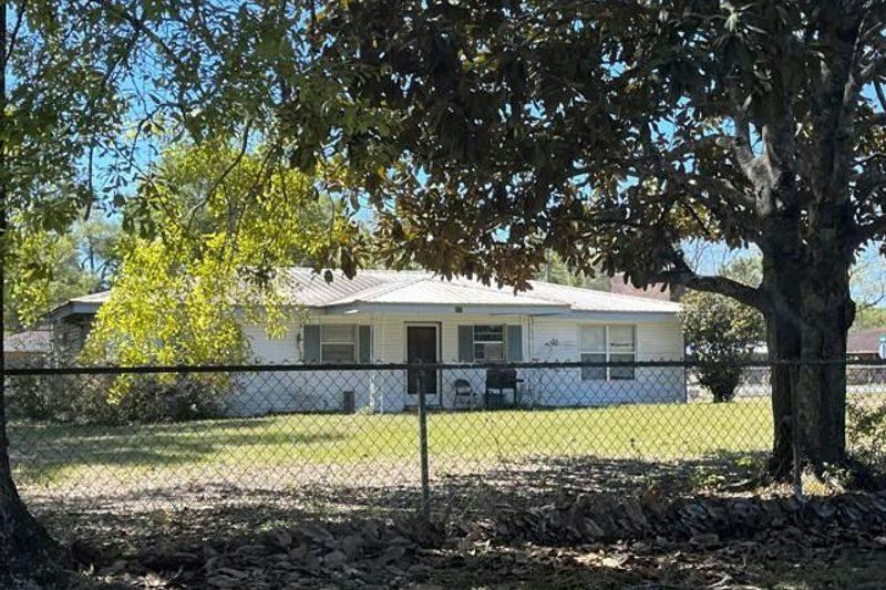 Turner St, Laurel Hill, FL 32567