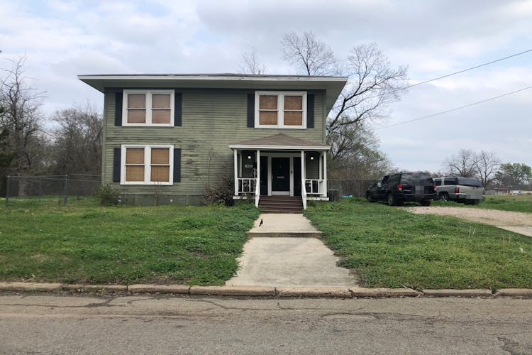 865 3rd St SW Paris, TX 75460, Lamar County