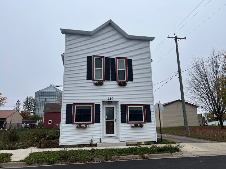 120 South Houk Street Good Thunder, MN 56037, Blue Earth County