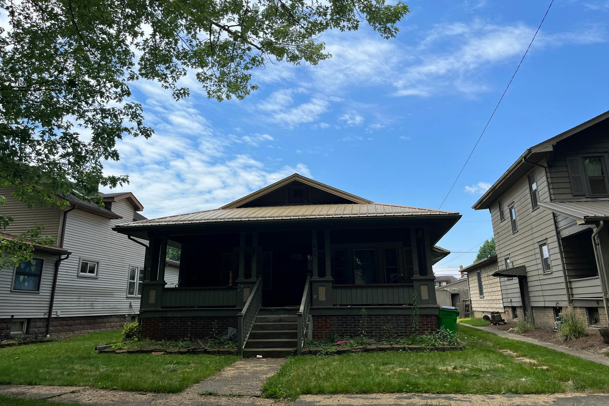 Gorley St, Uhrichsville, OH 44683