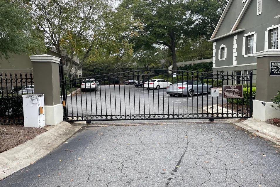 6900 Roswell Rd Atlanta, GA 30328, Fulton County