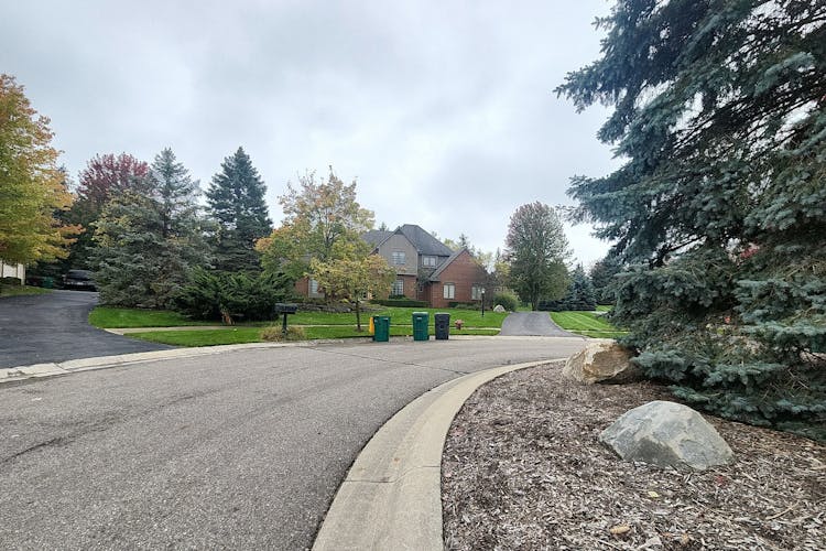 4853 Goodison Place Dr Oakland Township, MI 48306, Oakland County