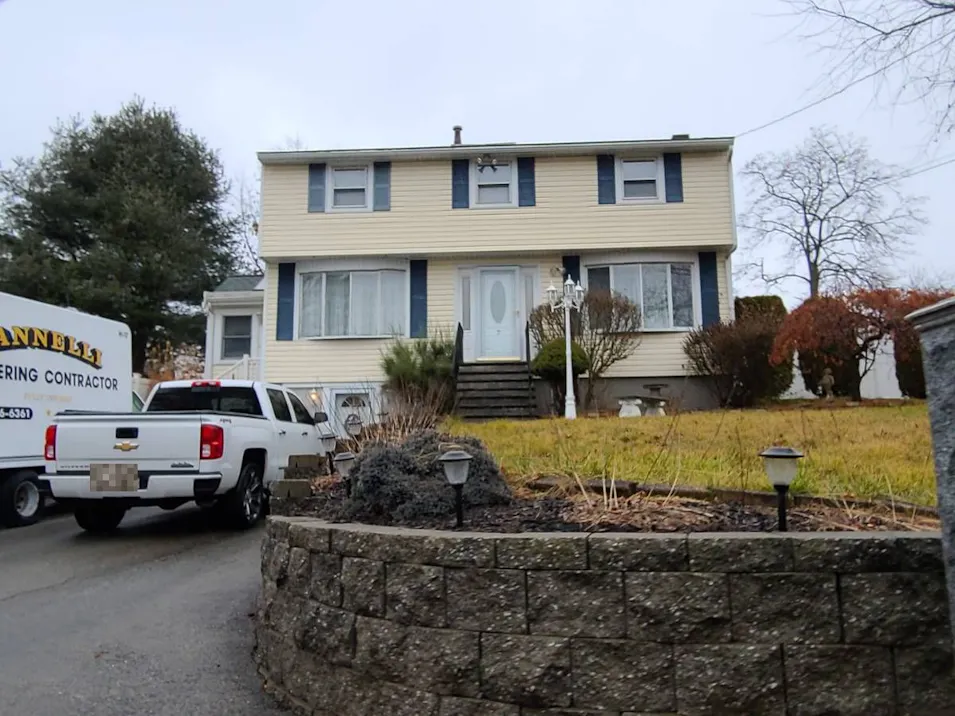 7 Dickson Avenue Tewksbury, MA 01876, Middlesex County