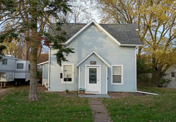 107 4th St W Menomonie, WI 54751, Dunn County