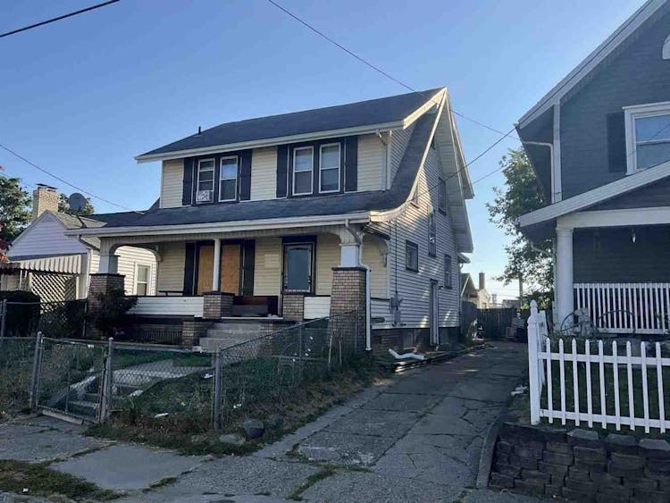 126 Claremont Ave NW Canton, OH 44708, Stark County