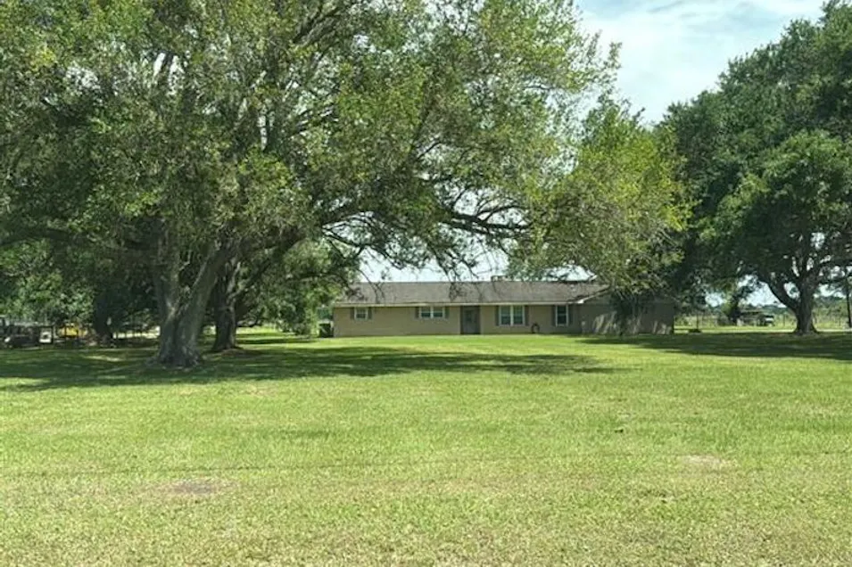 723 Campbell Rd Winnie, TX 77665, Chambers County