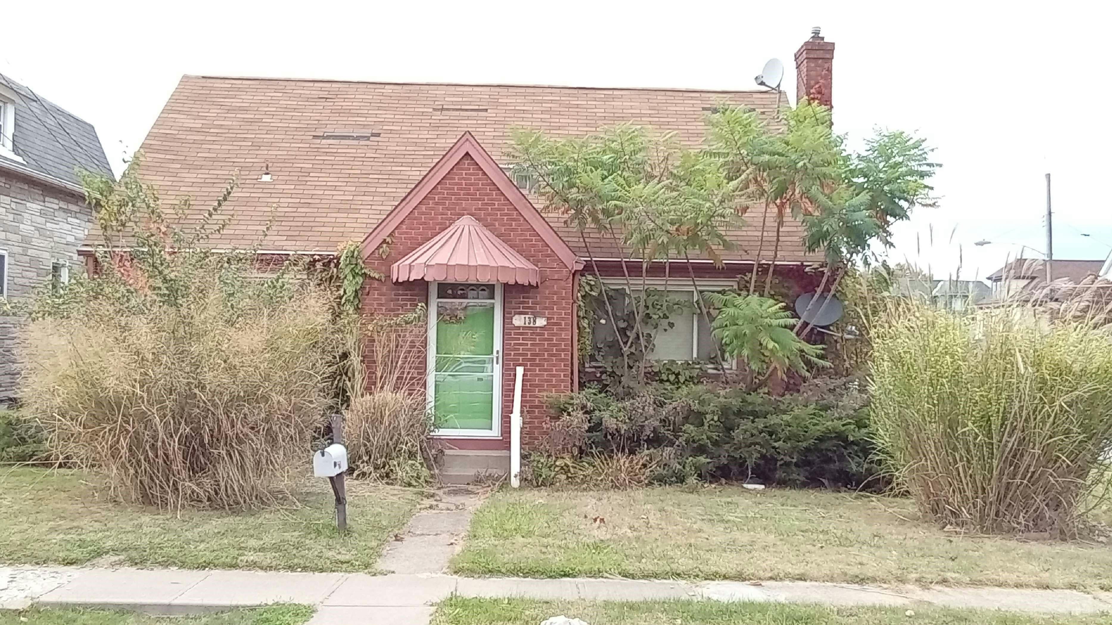 Larkspur St, Homestead, PA 15120