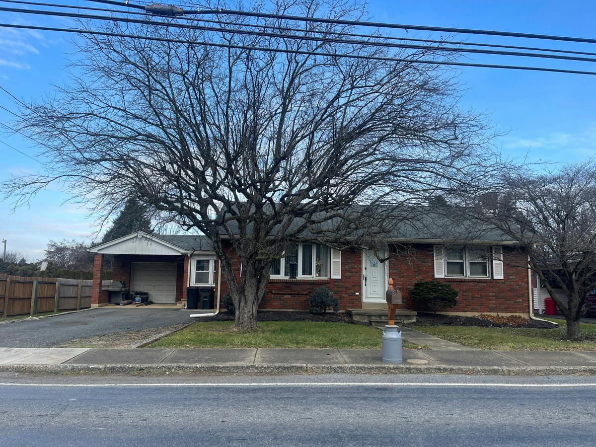 Penn Ave, Alburtis, PA 18011