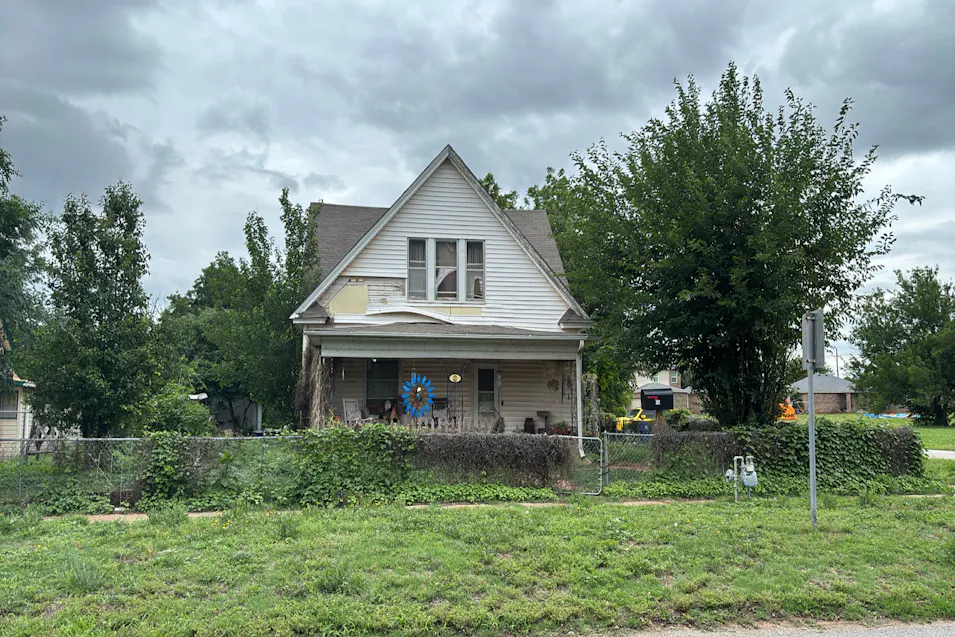302 W Illinois Avenue Chickasha, OK 73018, Grady County