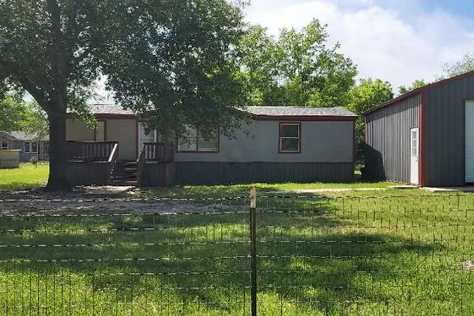 9330 Lynda Ln Quinlan, TX 75474, Hunt County