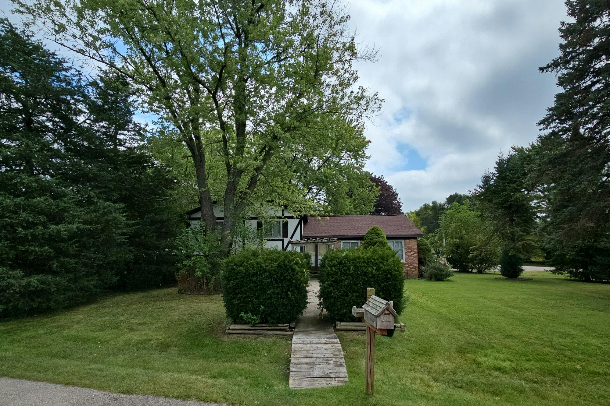 Chestnut Cir, Lindenhurst, IL 60046 #1