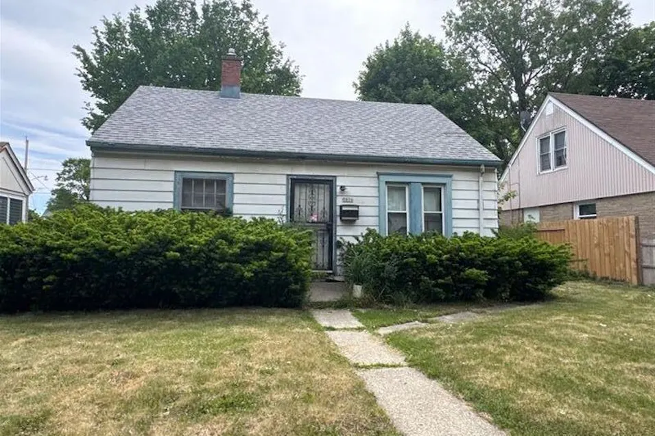 5016 N 26th Street Milwaukee, WI 53209, Milwaukee County