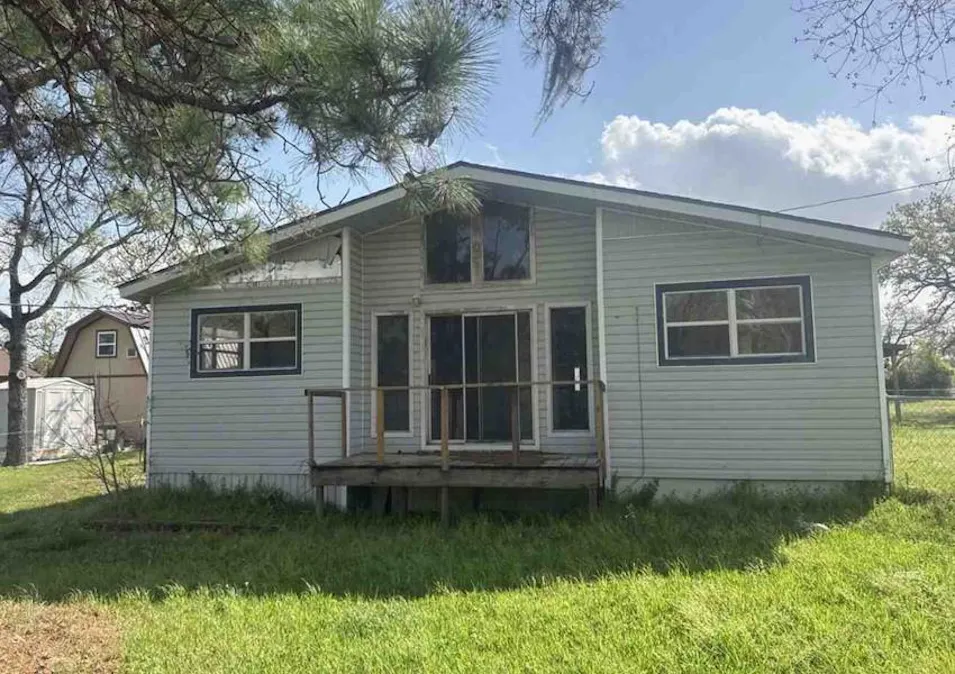 10 Tomahawk St Huntsville, TX 77320, Walker County