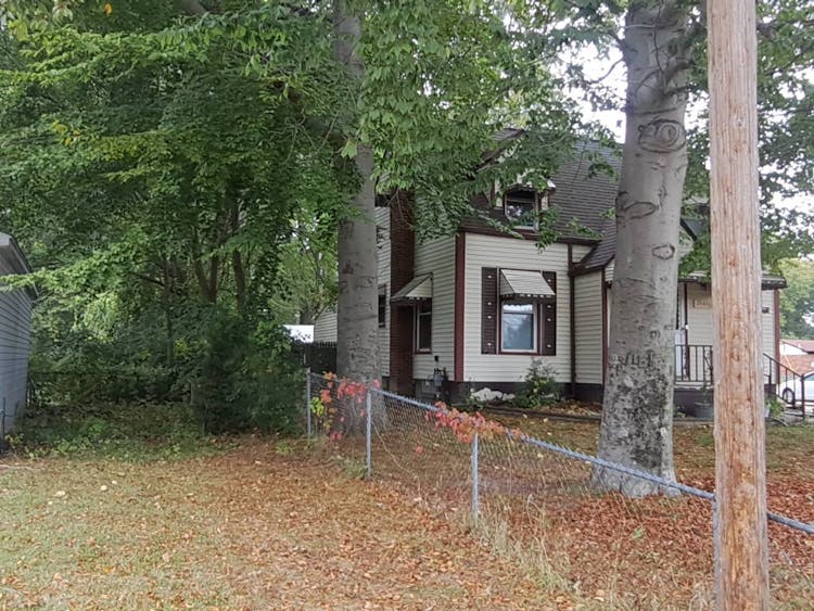 25841 Pineview Ave Warren, MI 48091, Macomb County