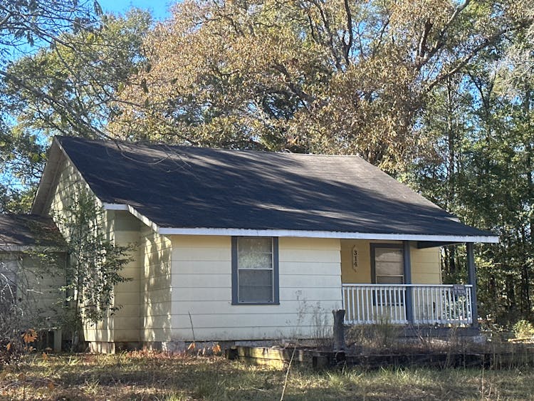 314 E Smith Ave Geneva, AL 36340, Geneva County