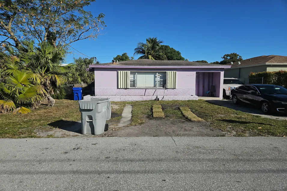 2043 NW 8th St Pompano Beach, FL 33069, Broward County
