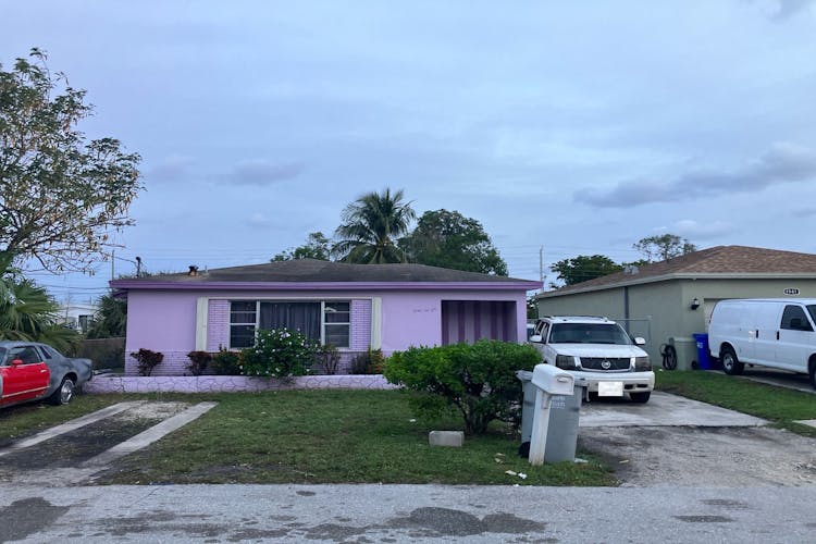 2043 NW 8th St Pompano Beach, FL 33069, Broward County