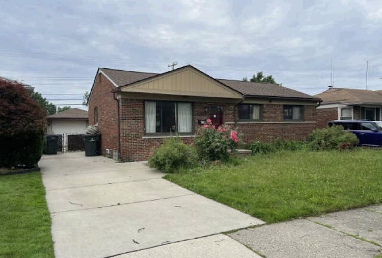 21608 Barton St Saint Clair Shores, MI 48081, Macomb County