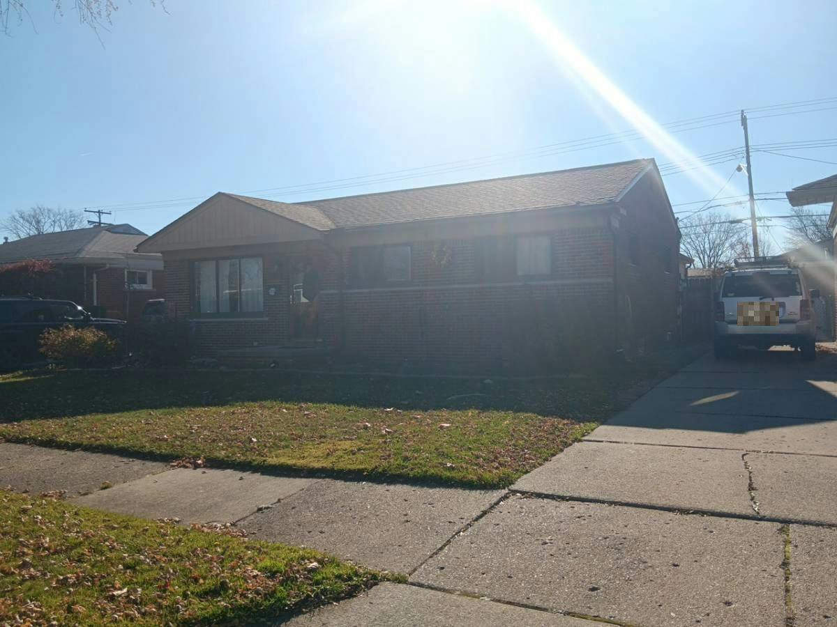 Barton St, Saint Clair Shores, MI 48081 #1