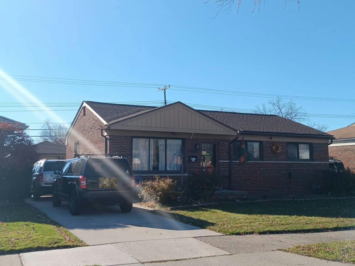 Barton St, Saint Clair Shores, MI 48081