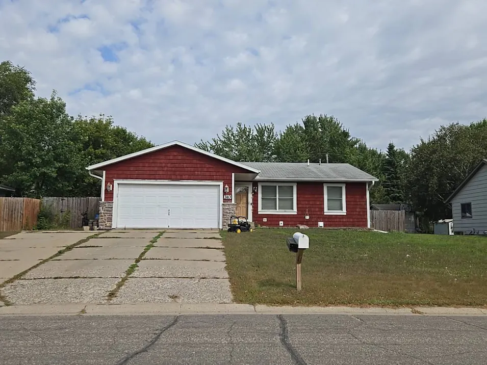310 Knollwood Street W Annandale, MN 55302, Wright County