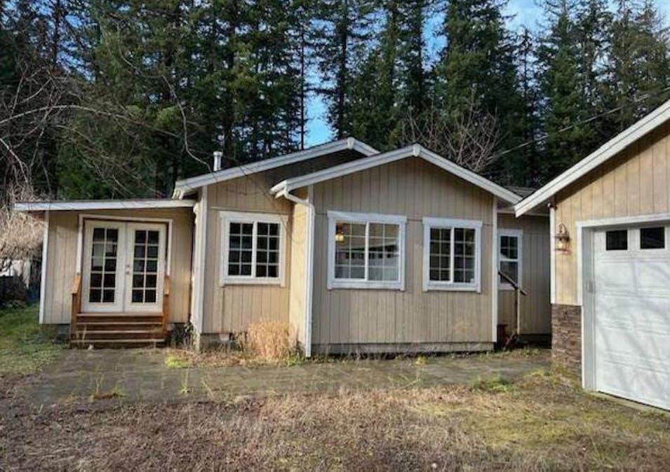 8595 Golden Valley Dr Maple Falls, WA 98266, Whatcom County