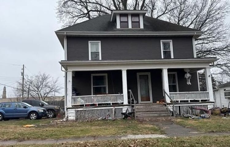 412 S Webster St Taylorville, IL 62568, Christian County