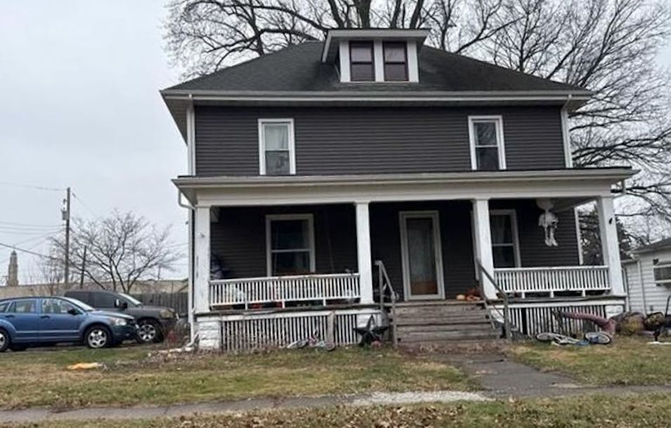 412 S Webster St Taylorville, IL 62568, Christian County