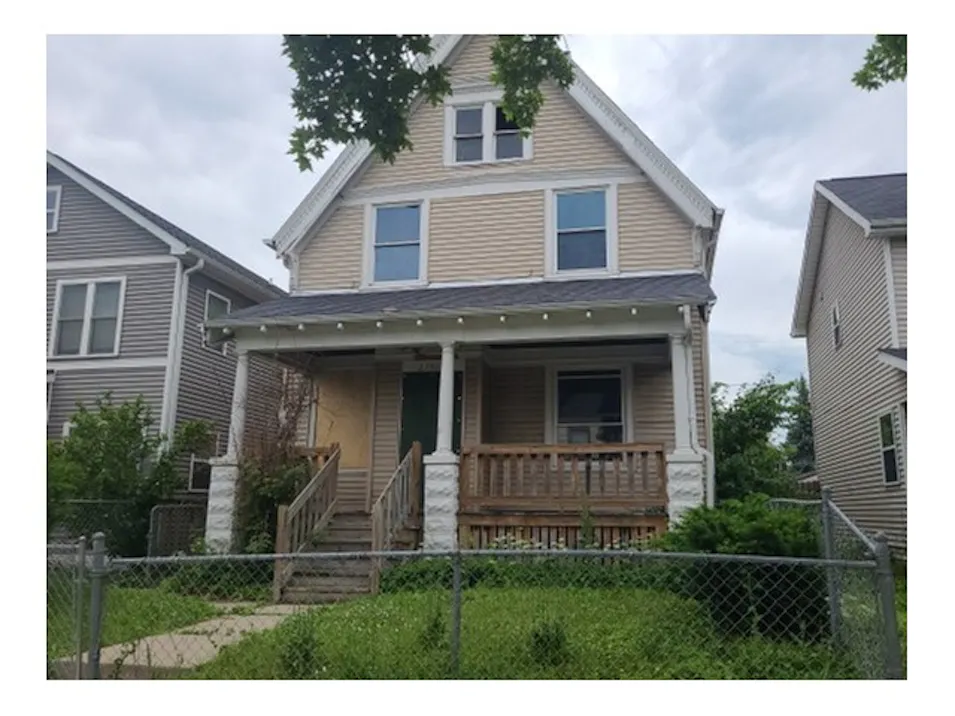 2151 N 38th St Milwaukee, WI 53208, Milwaukee County