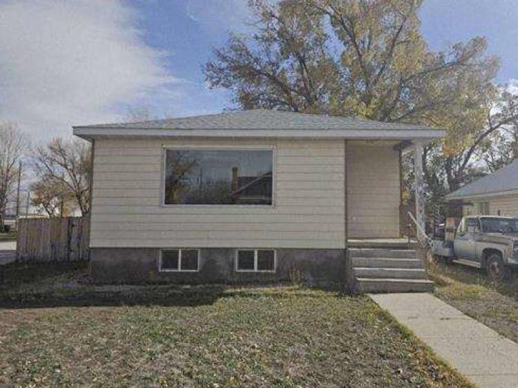210 N 7th St Sinclair, WY 82334, Carbon County
