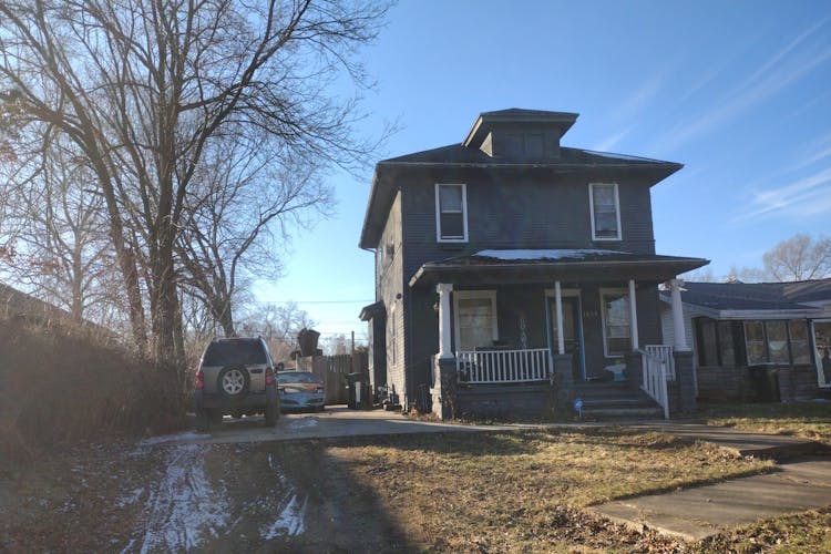 1609 Medora St South Bend, IN 46628, St Joseph County